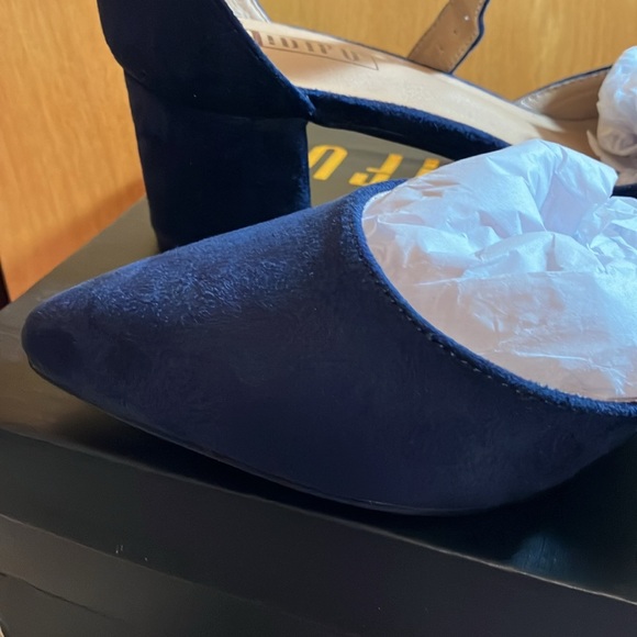 Navy Shoes Suede Low Block Heel Closed Toe Ankle Strap New in box - Picture 3 of 5